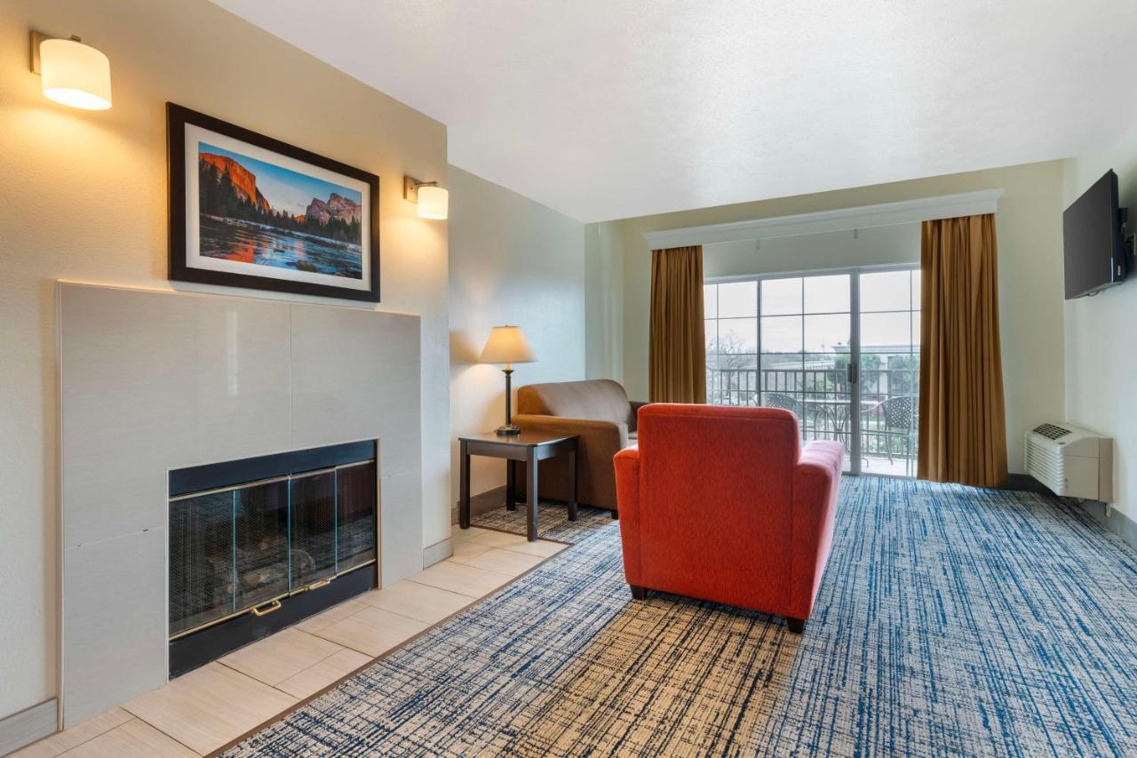 Best Western Visalia Hotel Eksteriør bilde